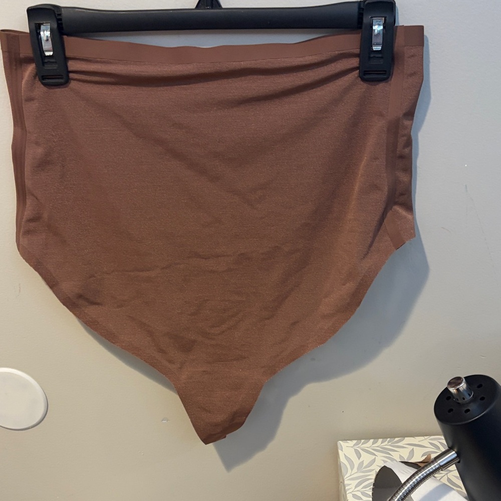 SKIMS Power Mesh High-Waist Thong in Jasper 2X